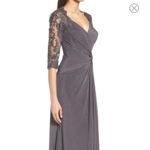 LA FEMME Ruched Twist Column Gown
